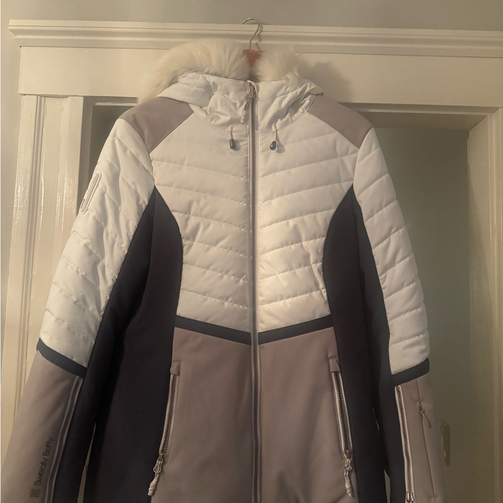 Women's White and Gray Sweaty Betty Ski Jacket
